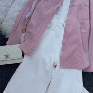 Chic Oversized Shirt – Effortless Elegance 💖
