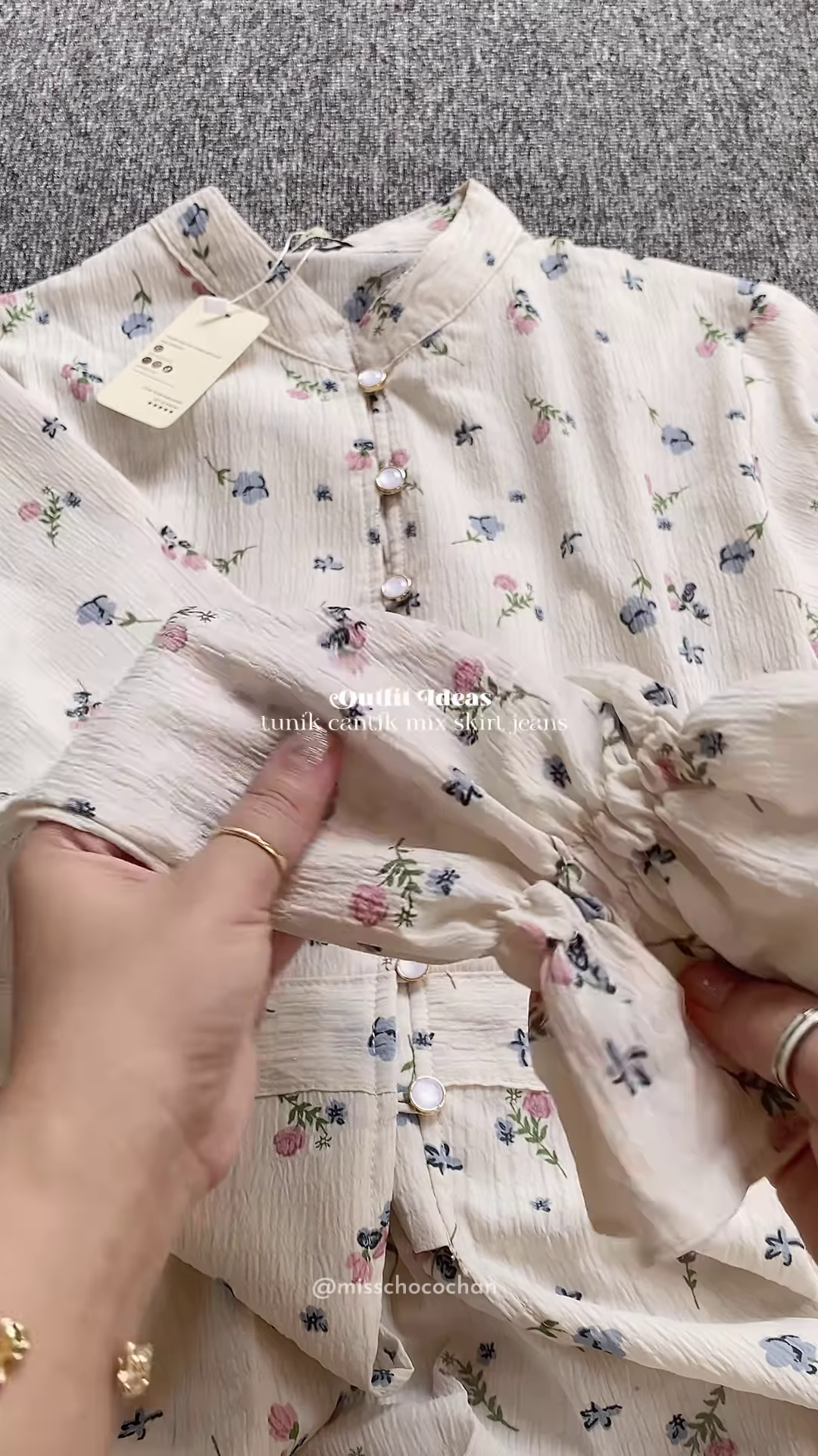 🌸 Elegant Floral Blouse & Denim Skirt Outfit 🌸 - Image 2