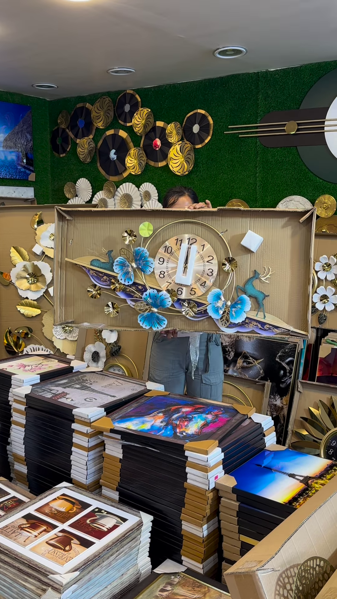 Luxury Large-Scale Floral Wall Clock with Gold and Silver Leaf Accents – Designer Home Decor Statement Piece - Image 3