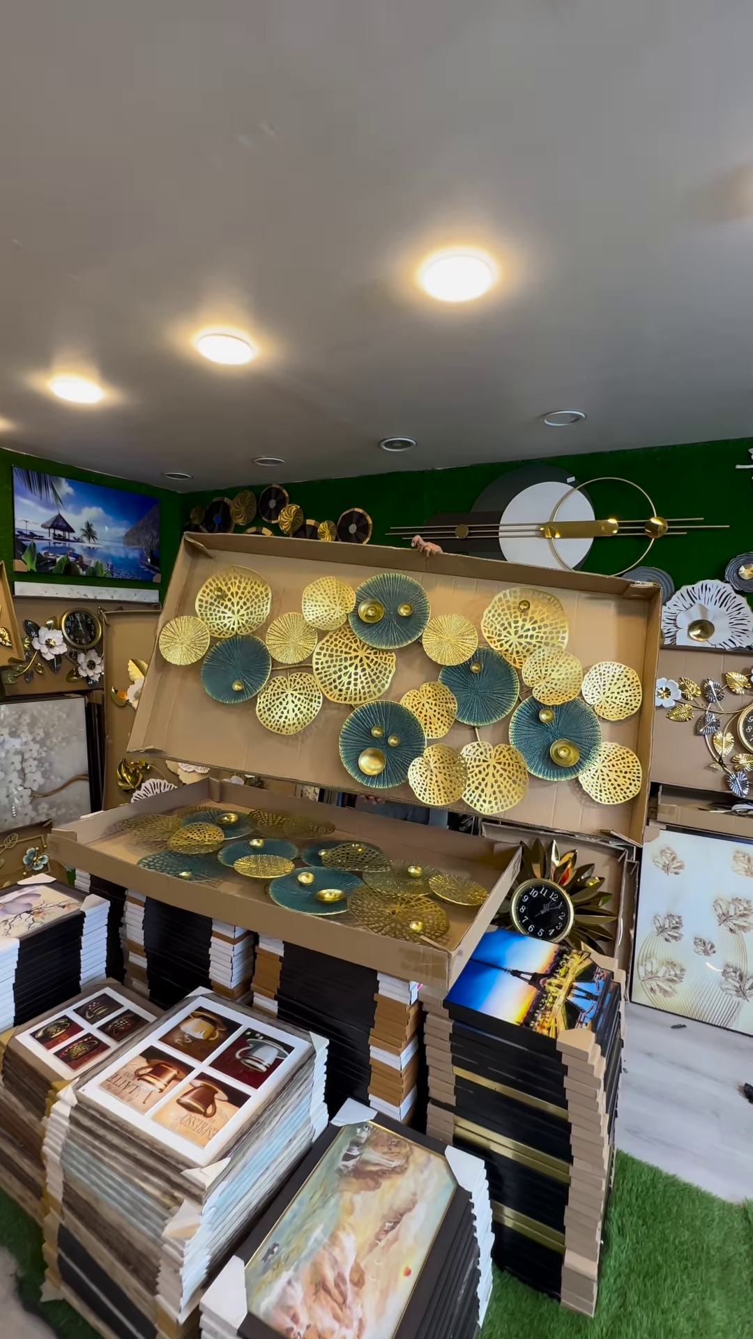 Luxury Large-Scale Floral Wall Clock with Gold and Silver Leaf Accents – Designer Home Decor Statement Piece - Image 9