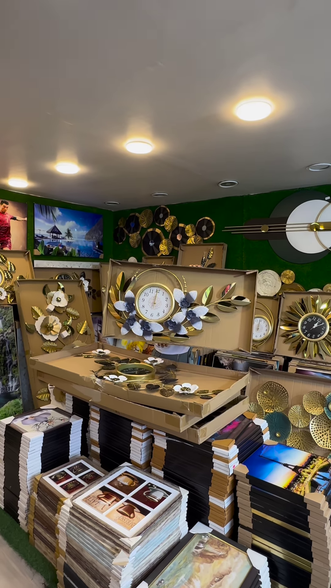 Luxury Large-Scale Floral Wall Clock with Gold and Silver Leaf Accents – Designer Home Decor Statement Piece - Image 8