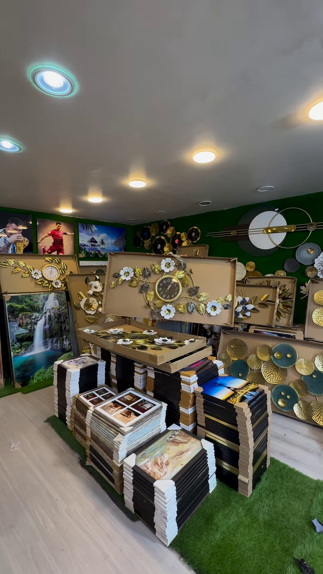 Luxury Large-Scale Floral Wall Clock with Gold and Silver Leaf Accents – Designer Home Decor Statement Piece - Image 7