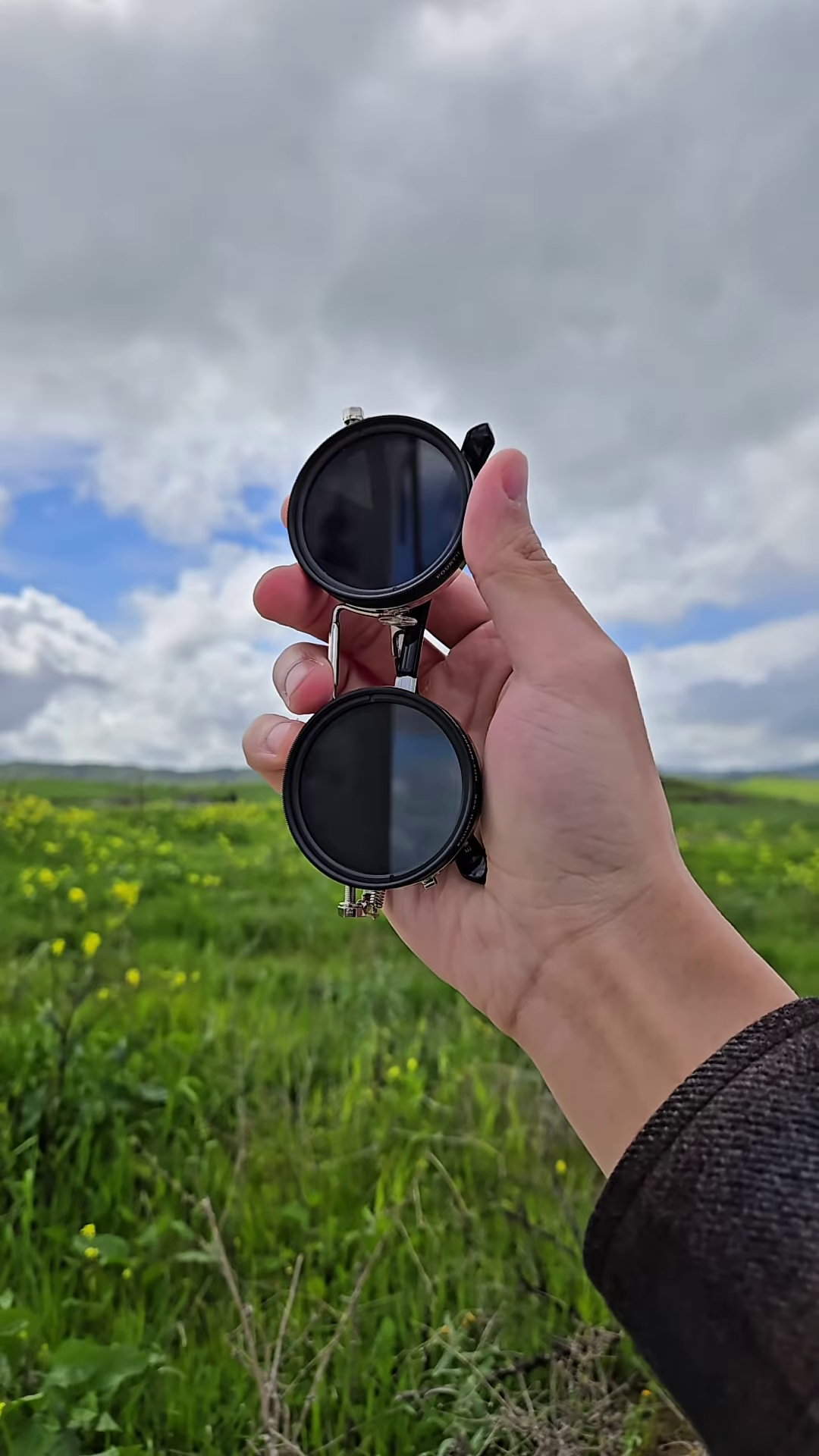 Retro Steampunk Circular Polarized Flip-Up Sunglasses - Vintage Style Round Metal Frame Eyewear - Image 3