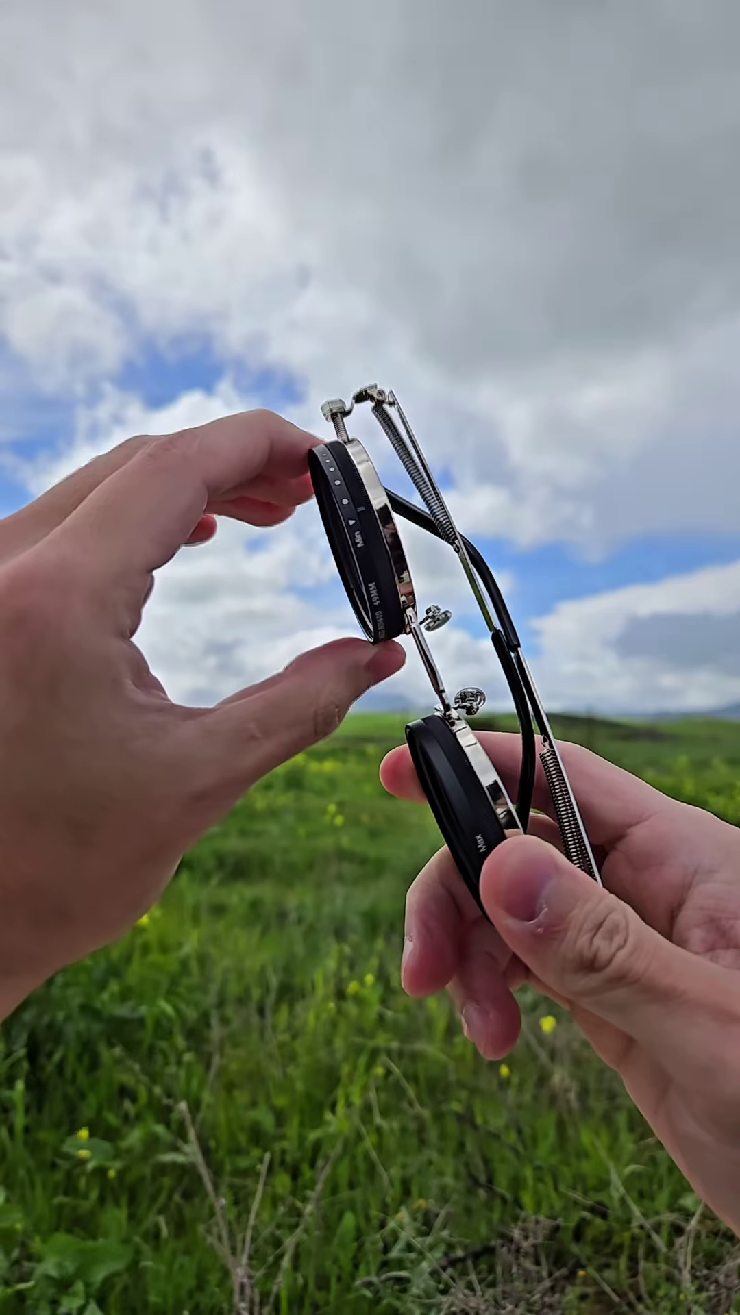 Retro Steampunk Circular Polarized Flip-Up Sunglasses - Vintage Style Round Metal Frame Eyewear - Image 2