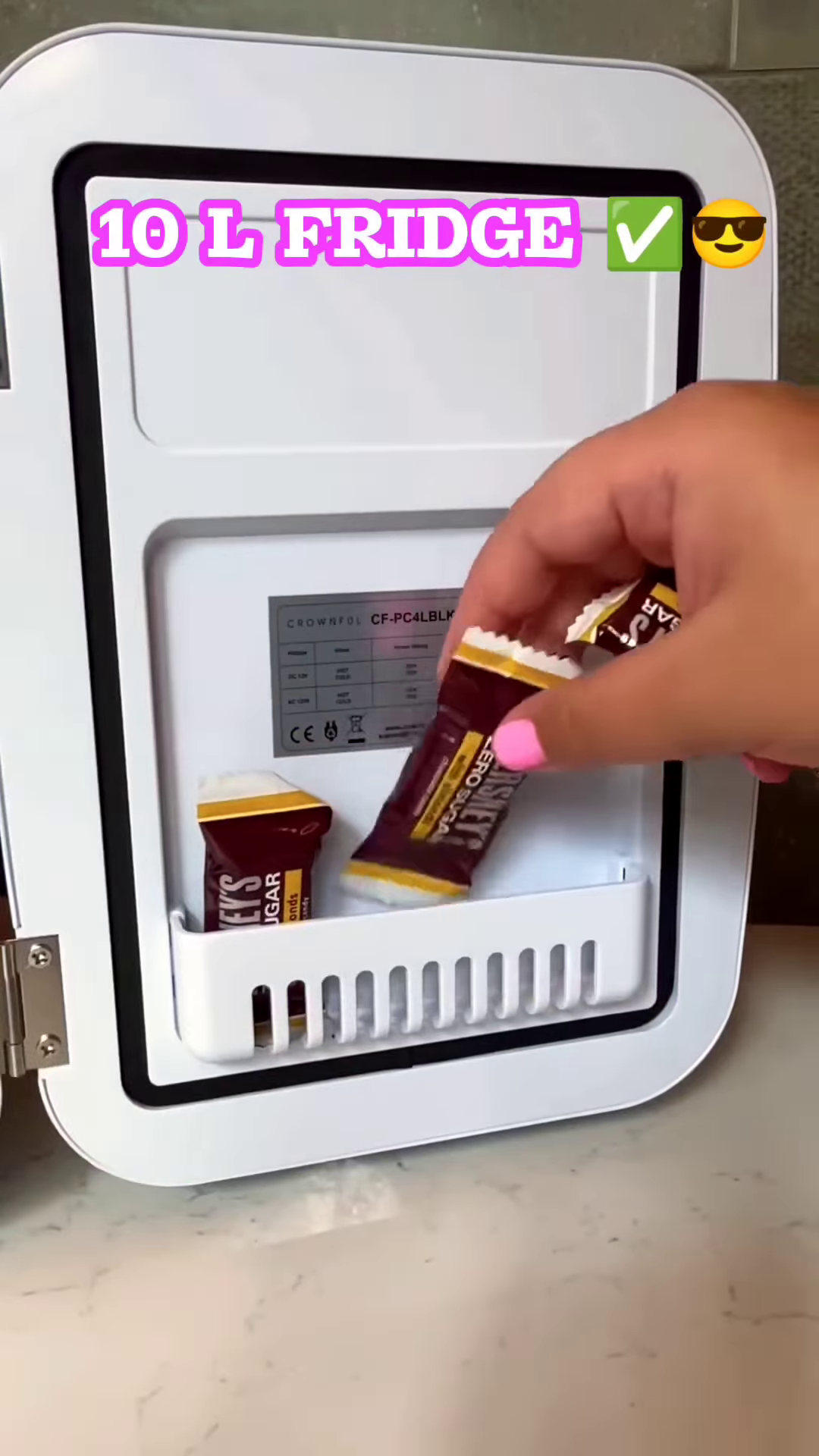 Chill On-The-Go with This Adorable Mini Fridge ❄️🧃 - Image 5