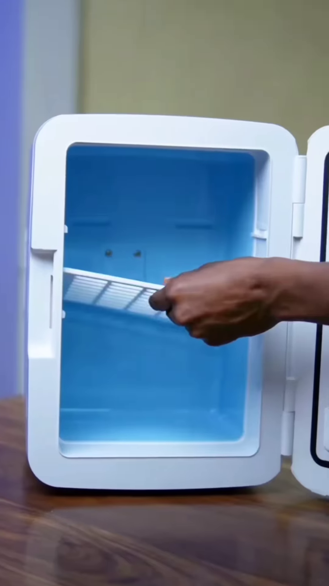 Chill On-The-Go with This Adorable Mini Fridge ❄️🧃 - Image 4