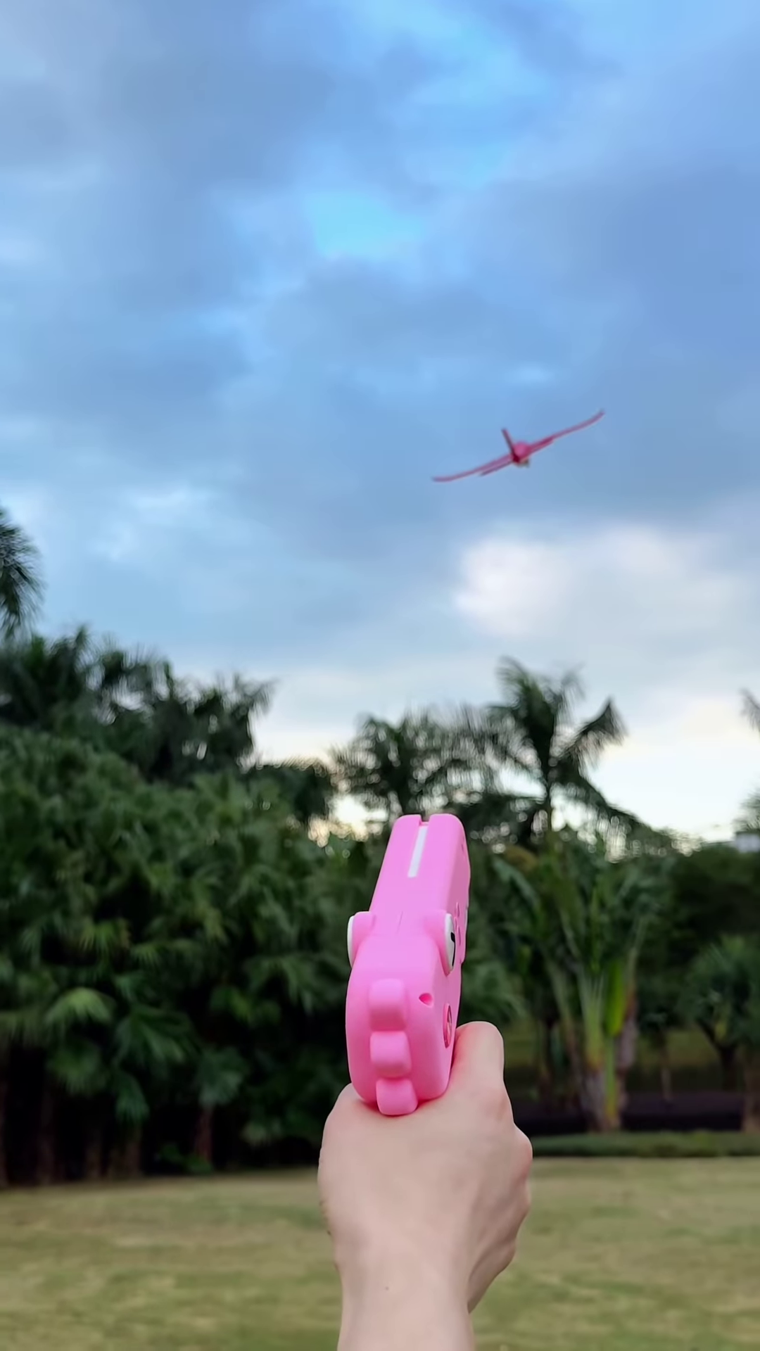 Handheld Foam Plane Launcher Toy for Kids - Image 3