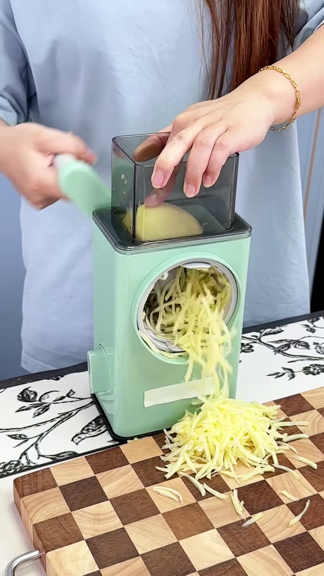 Safe Vertical Mandoline Vegetable Slicer with Container - Image 3