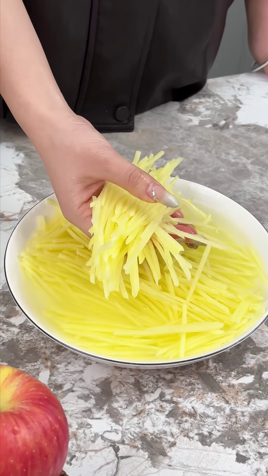 Safe Vertical Mandoline Vegetable Slicer with Container - Image 2