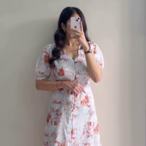 Womenโs White Short-Sleeve Dress with Red & Blue Floral Prints